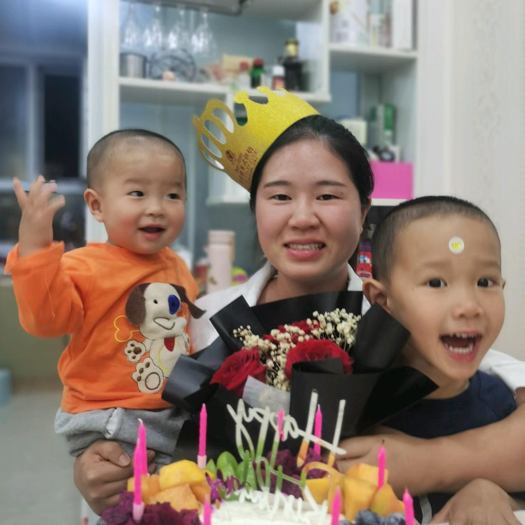 梁宸family