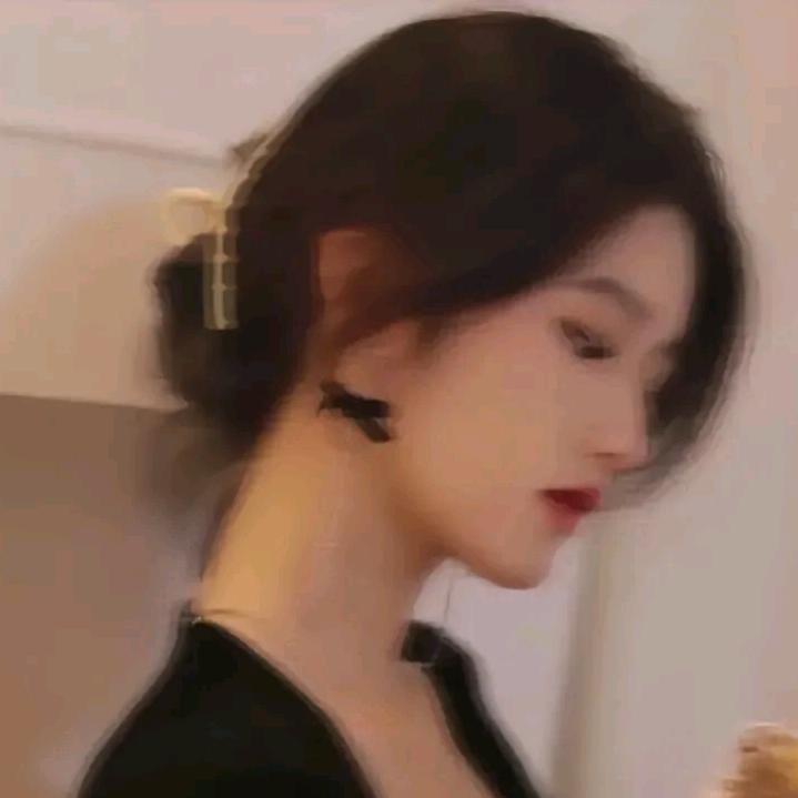 蓉蓉的梳妆台