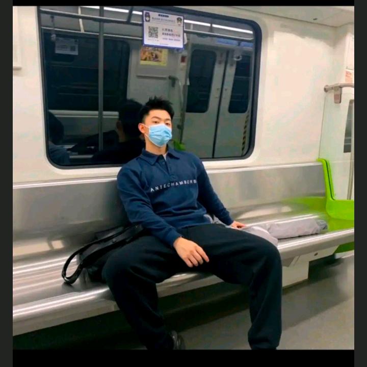 晨山水相依