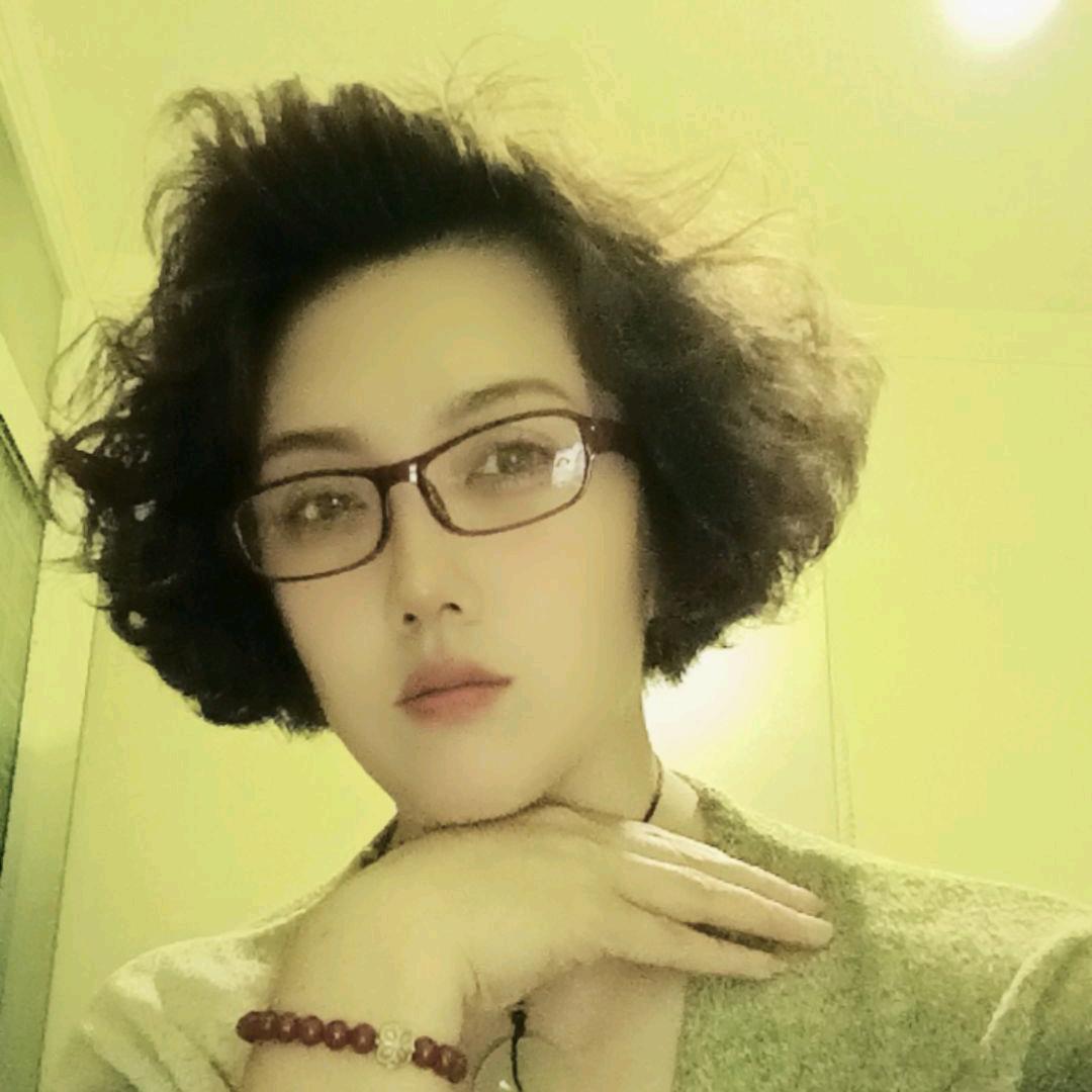 梓潞依然
