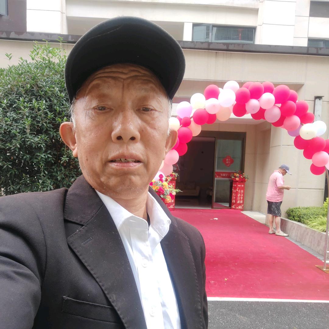 梨园《早上6.18分》开播