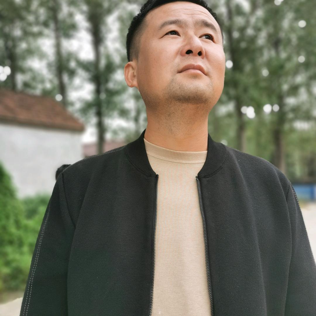 八零后废品小哥。（废旧金属回收）