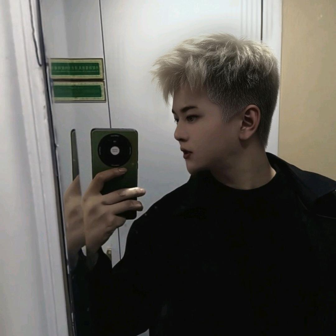 第一派对:赫凝
