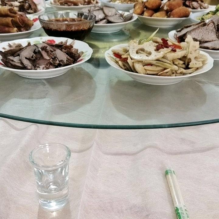 低调 歌