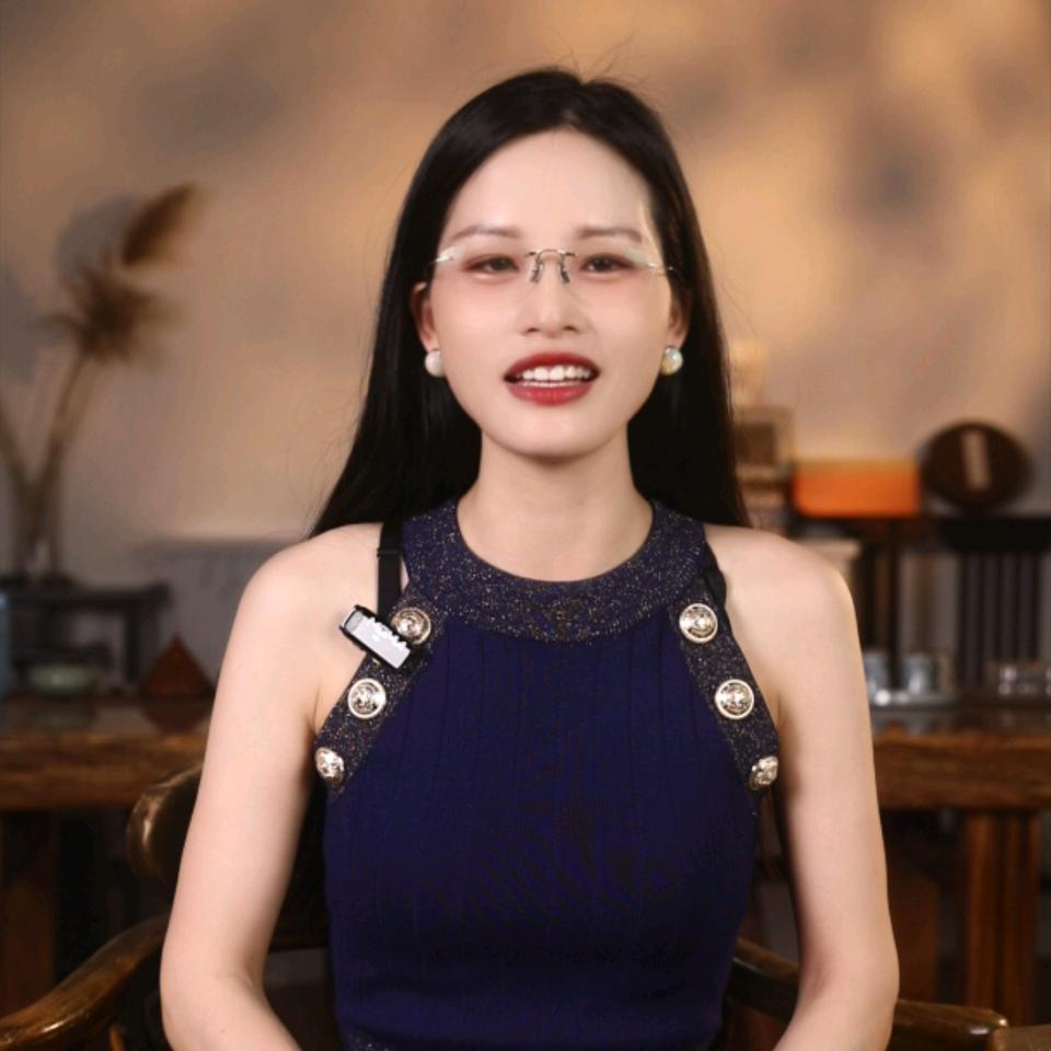 馆长君君