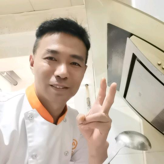 餐谋长〈唐厨）