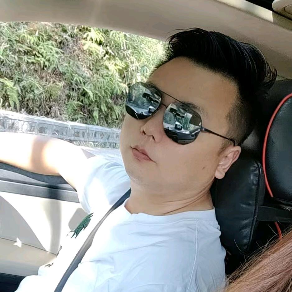 这小伙有点帅
