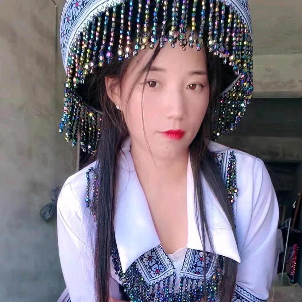 世界上没有一个爱你的。好好爱自己吧，傻子
