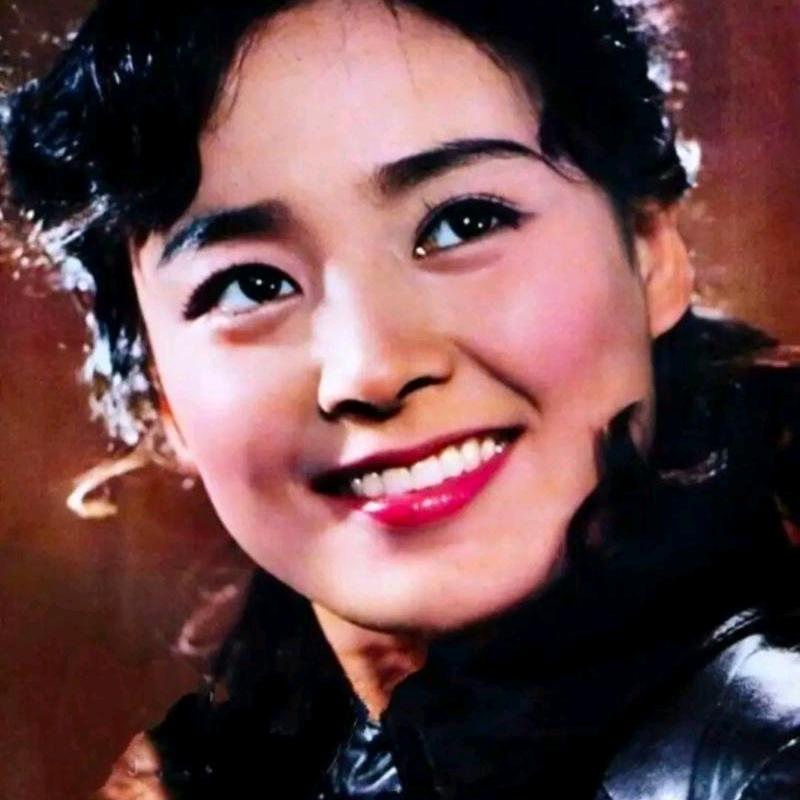 瞎胡溜达的村花