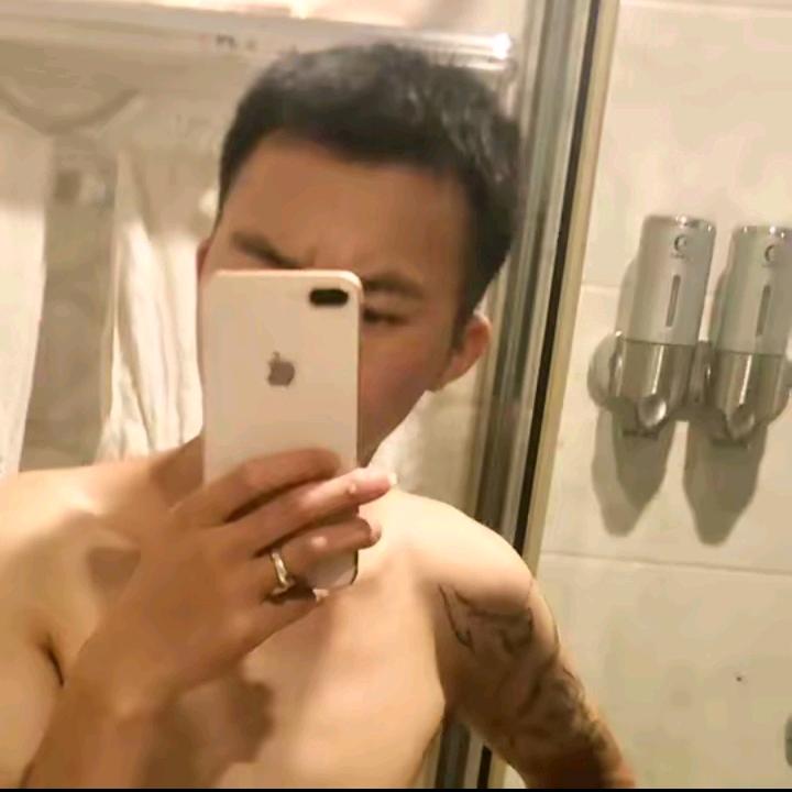 屋顶上的拾荒人😉