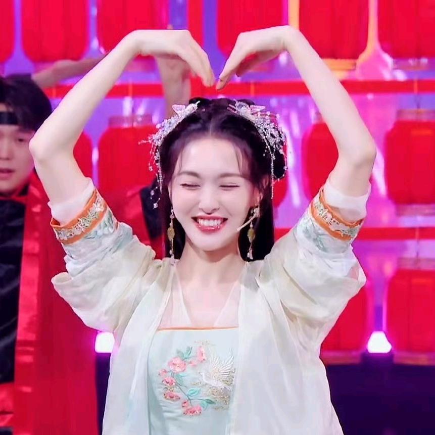 初恋妤思😘头像