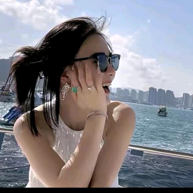 袁艺灵分享精致穿搭