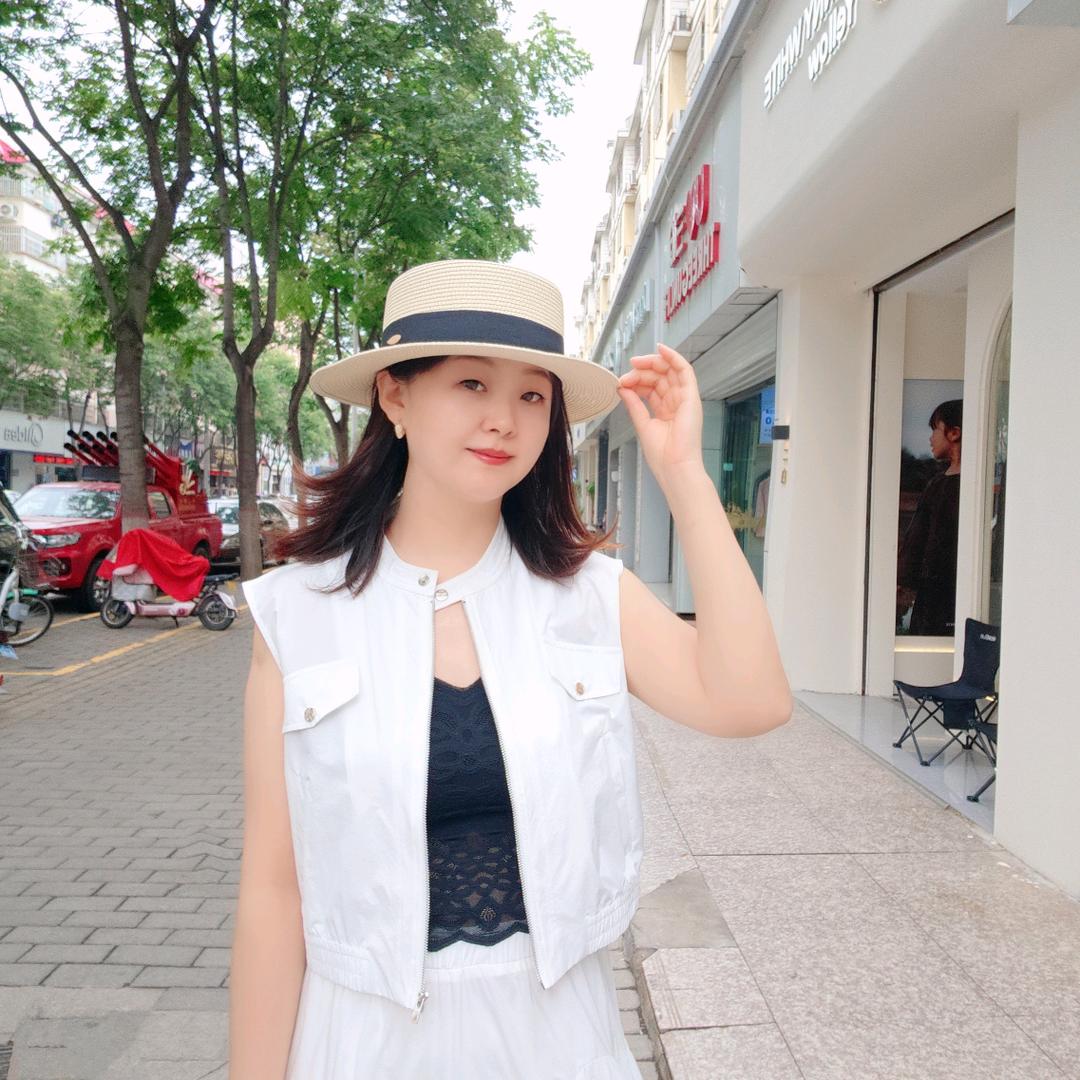 阎良女装亚丽