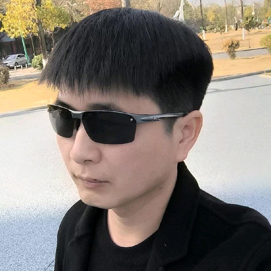 一只傻猫