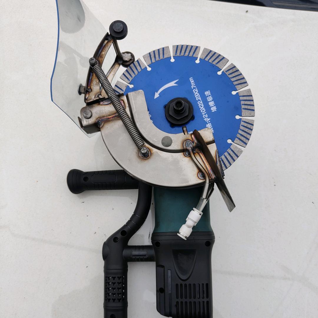 铭钦农村人；新款专利防水罩