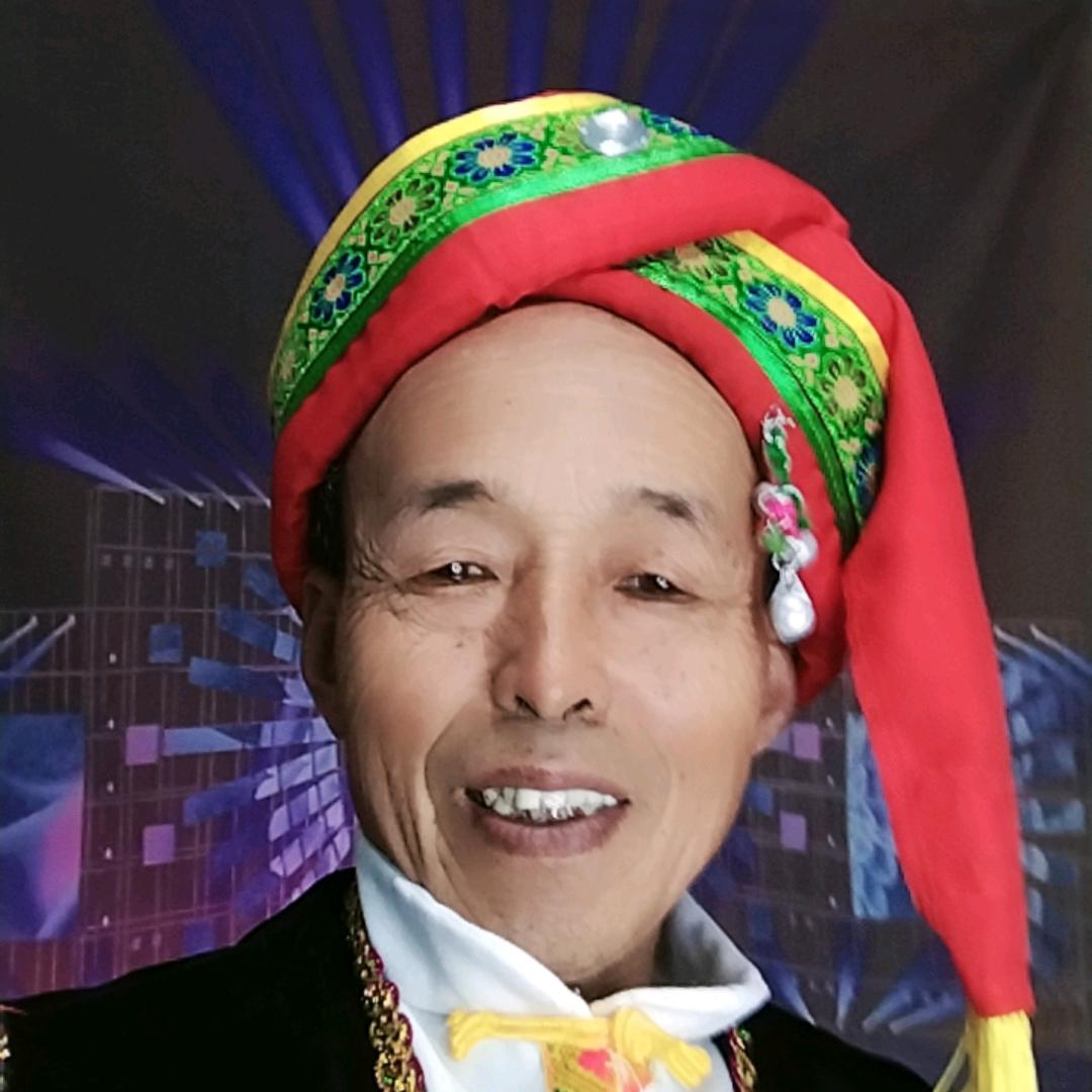 刘哥唱歌晚上8点过10分开播。