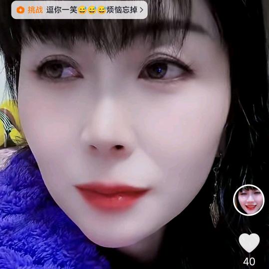 丝巾霞姐