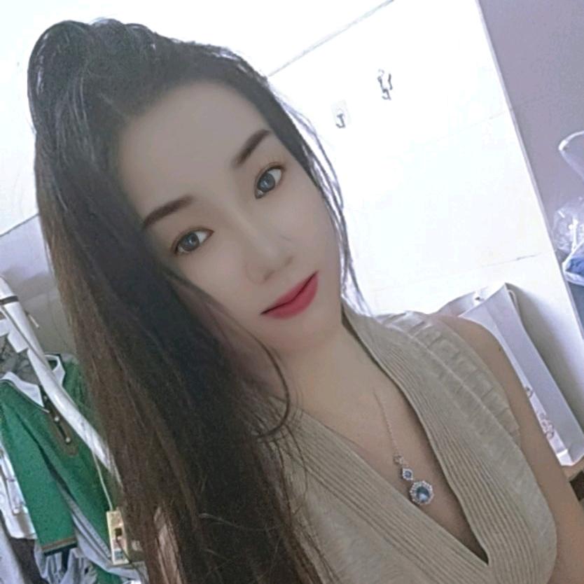 布依小英