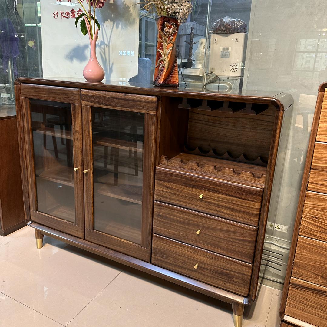 上海群耕聚品仓家具奥特莱斯