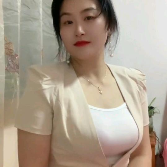 英子