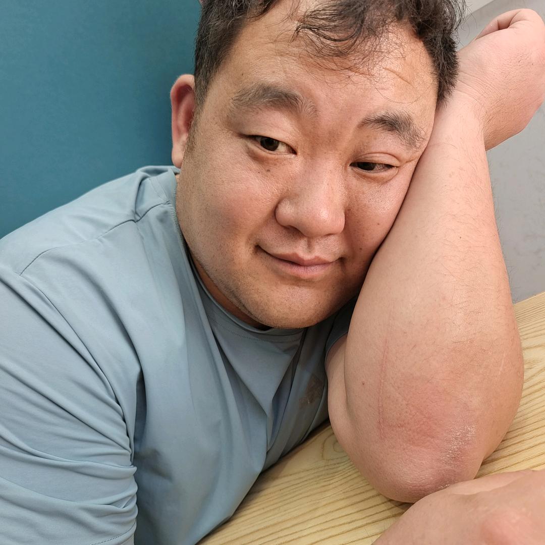 镇雄墙布窗帘胖哥