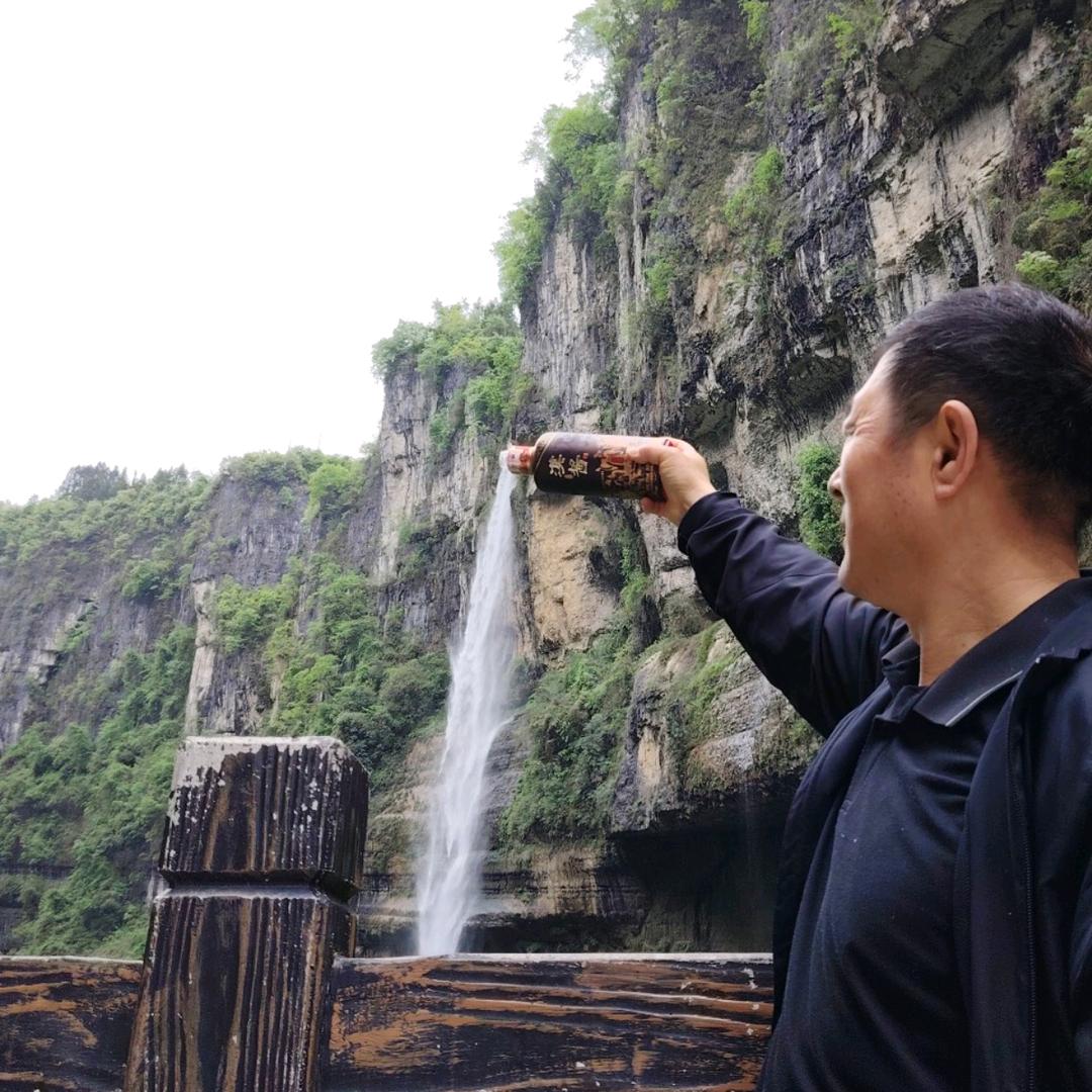 卓鼎名酒商行