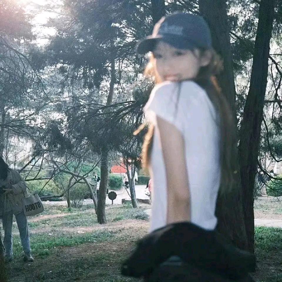 婷婷.