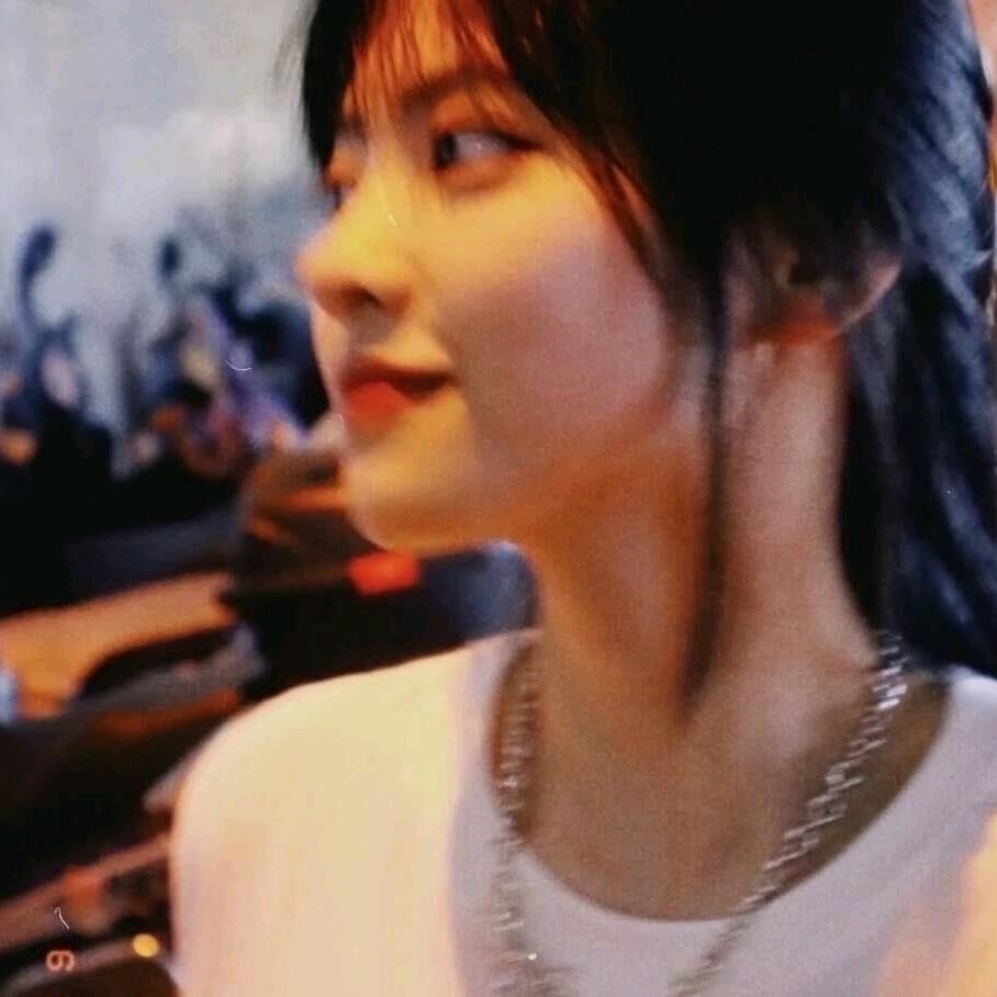 IU