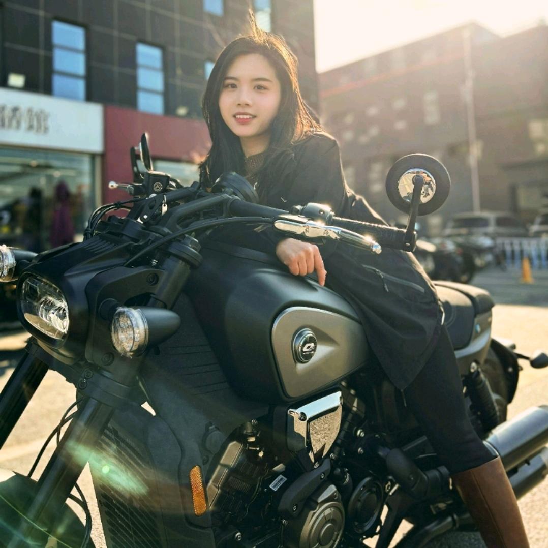 东西湖店QJMOTOR金牌销售梅雯