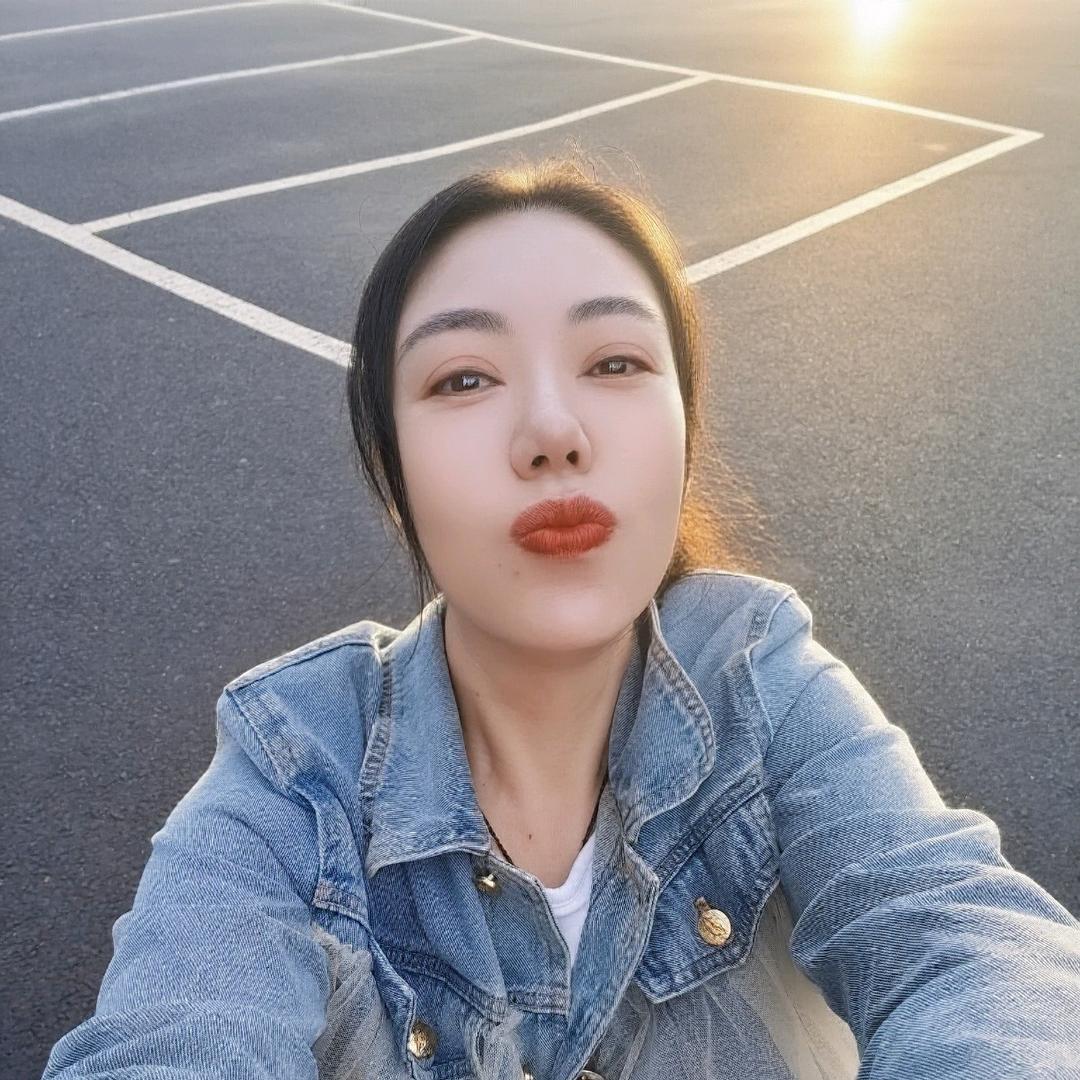林 艳 ～好 运 降 林 🤗