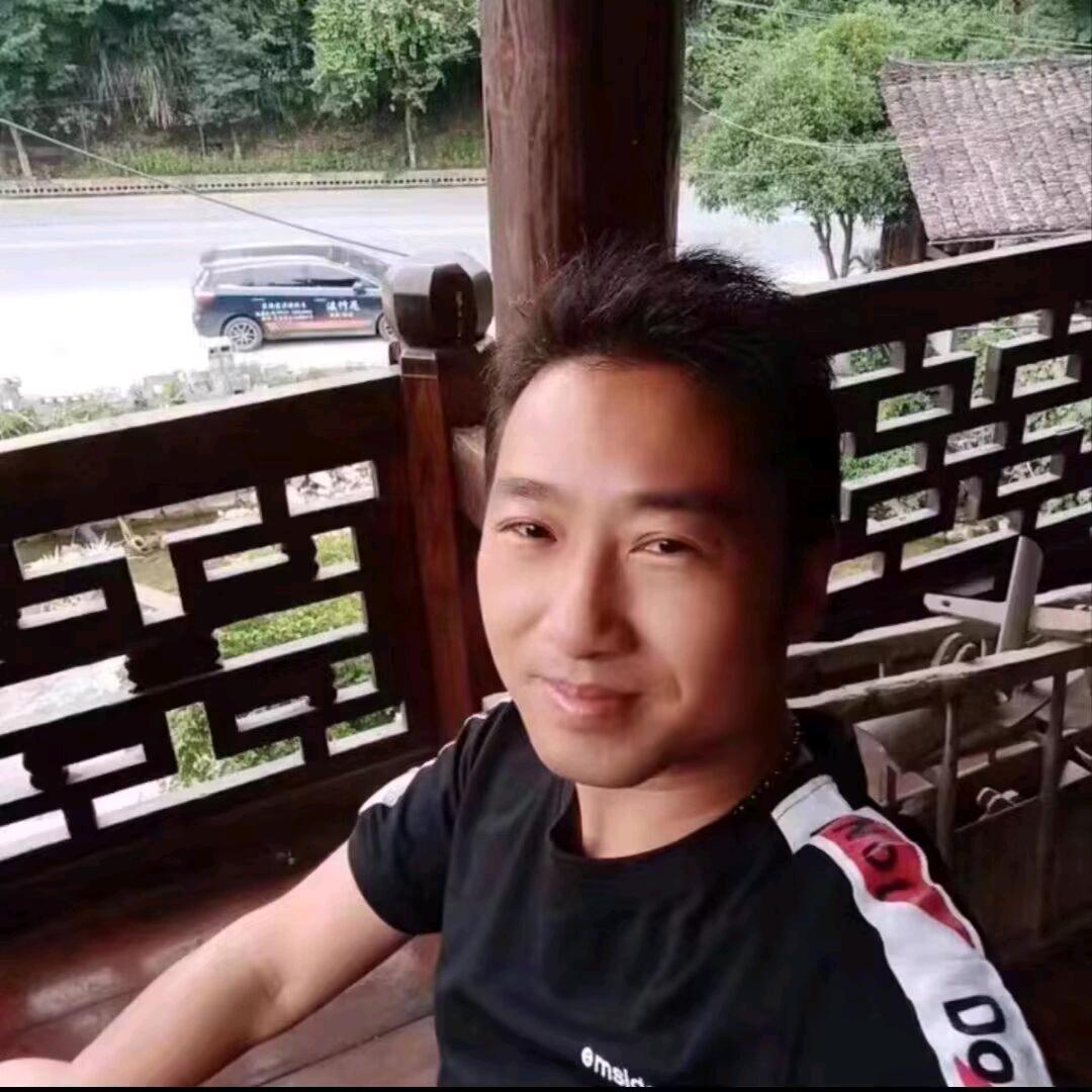 芙蓉镇小彭先生