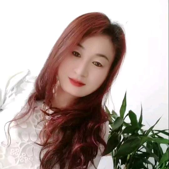 莉莉吖