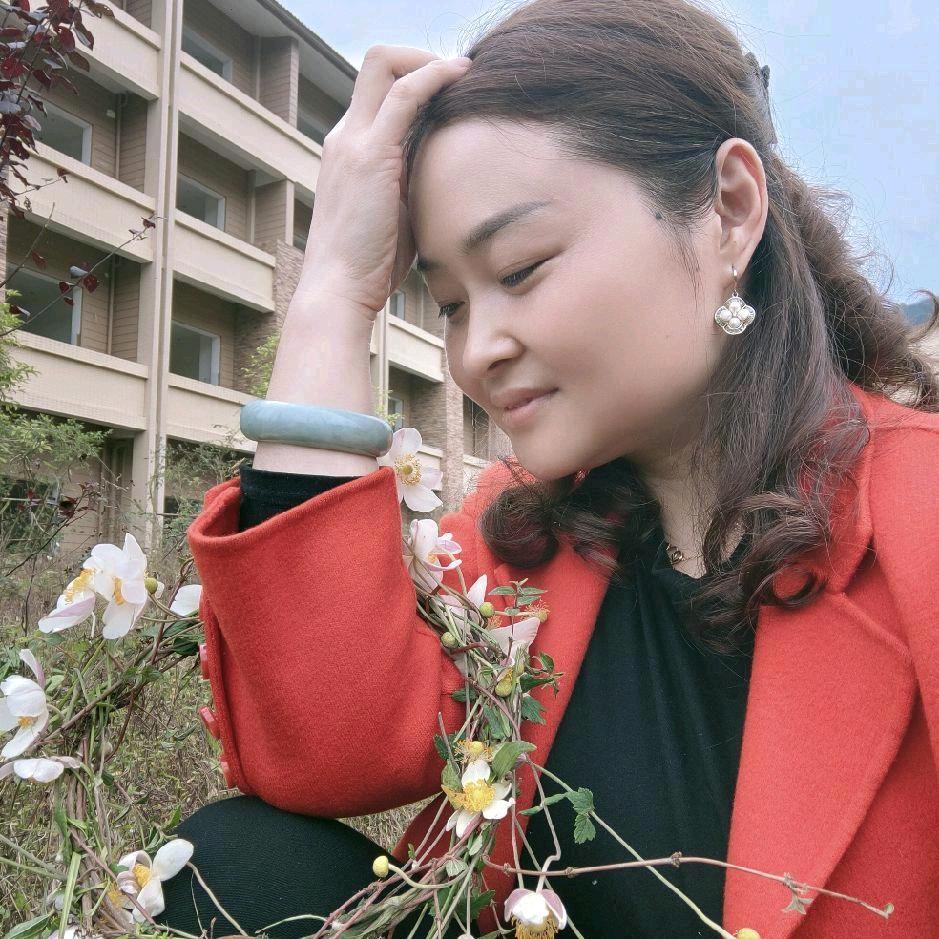 眉山鲜花店海妹