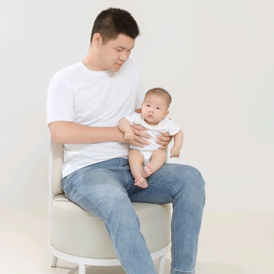 陈科睿.