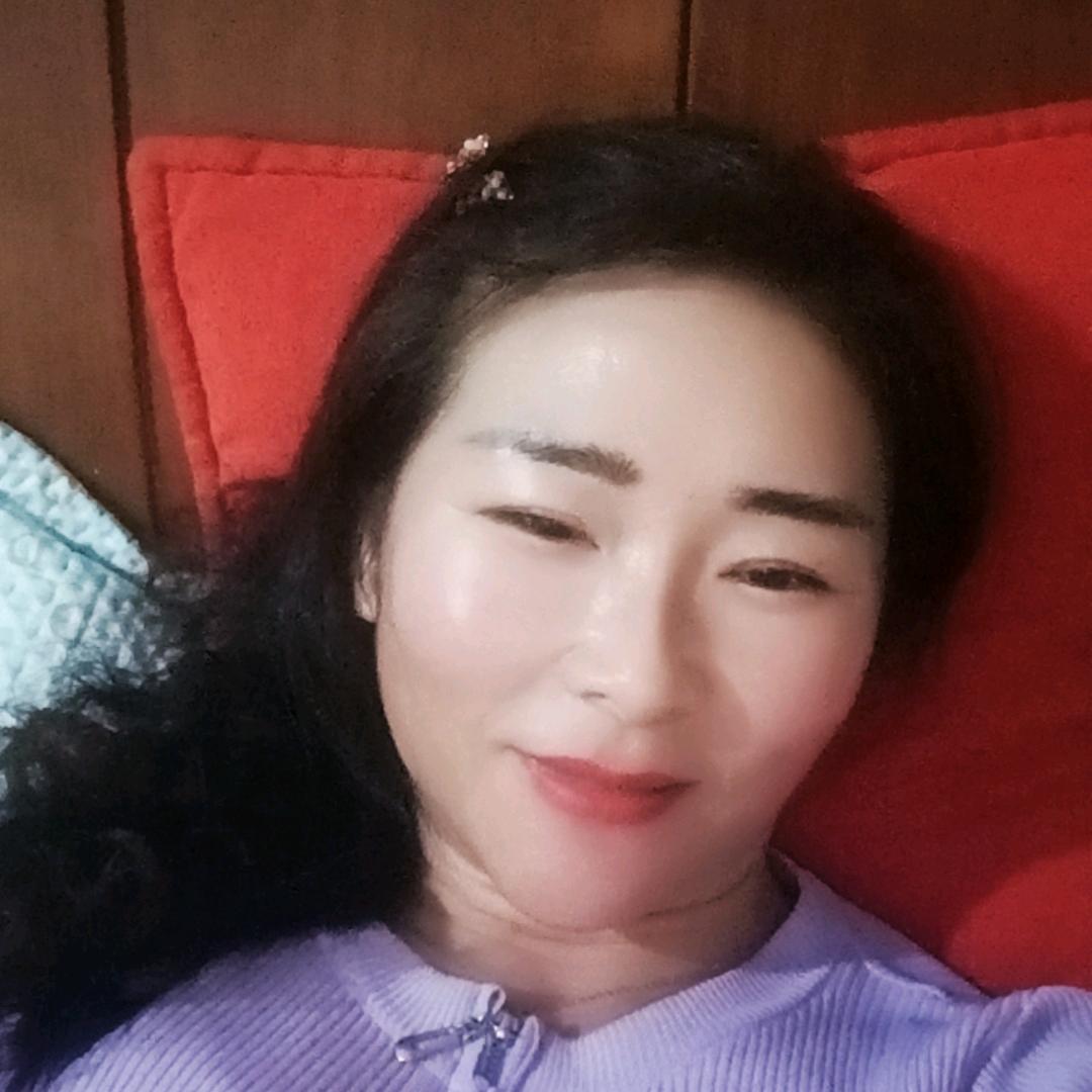 金灿灿: