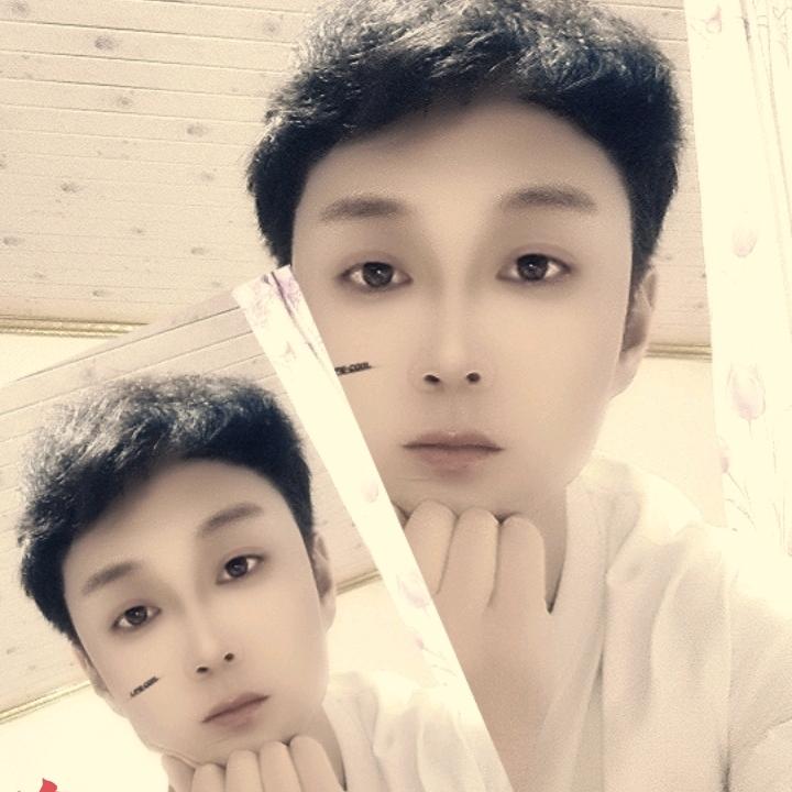 Dyx
