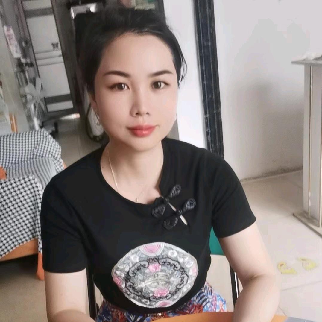 婷曼逸塑身内衣-小梅