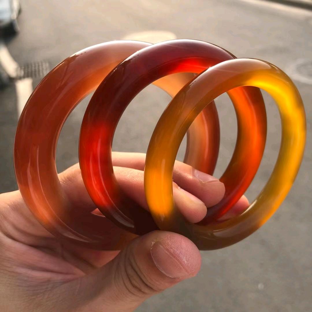 manus001