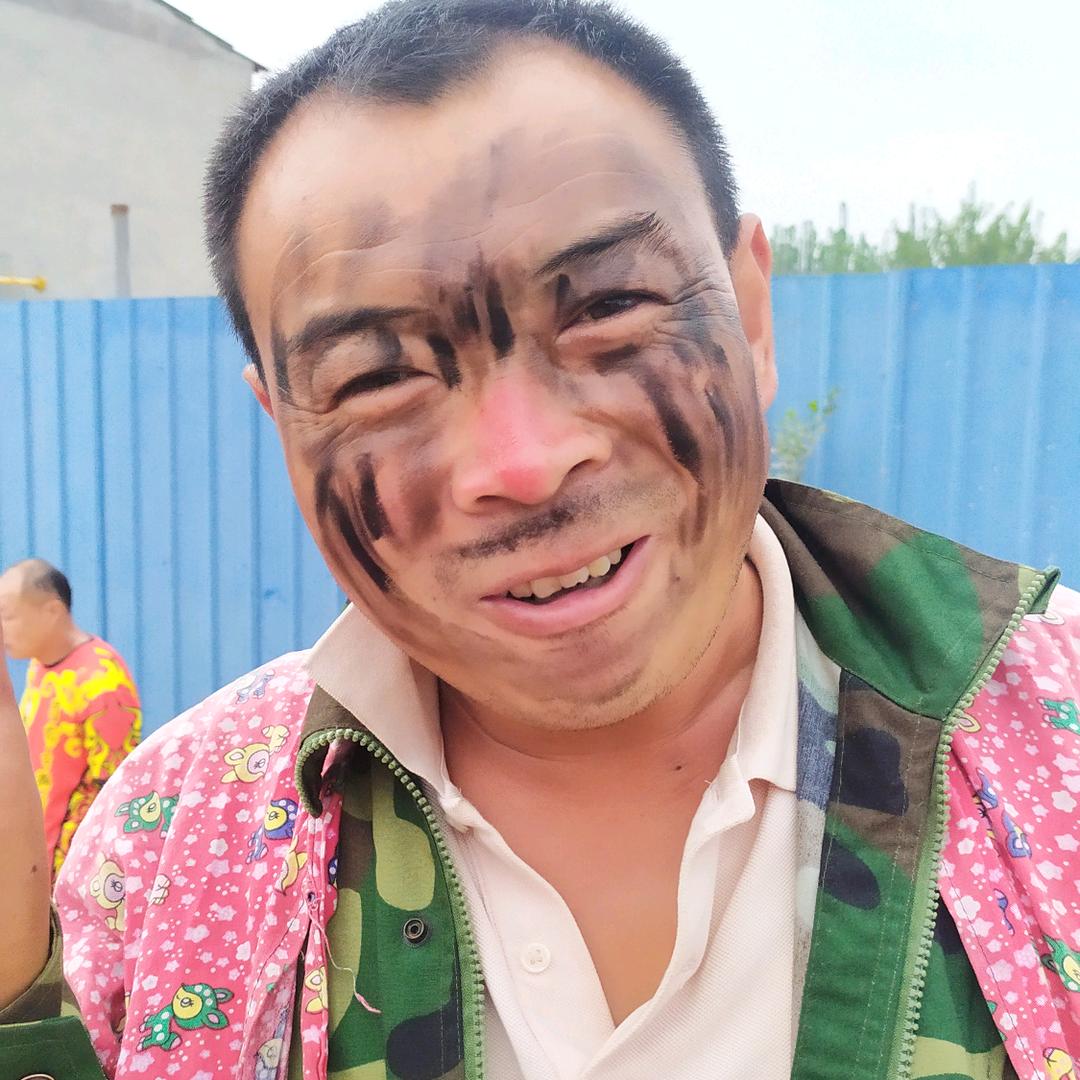 江舟傻子高跷艺术团