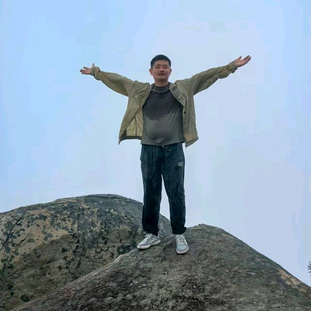 西、甜瓜嫁接直播苗:何先勇