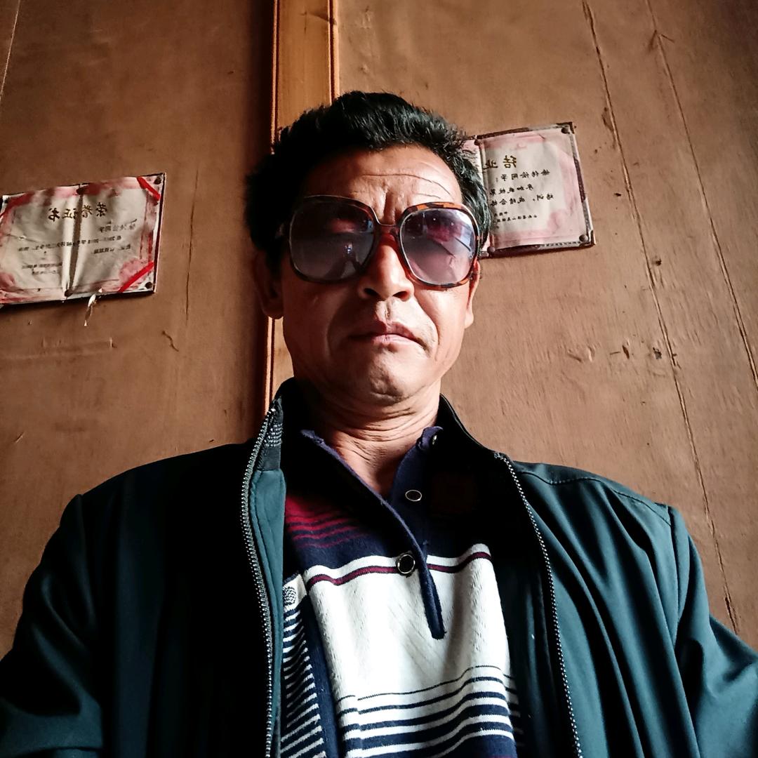 富贵有命。