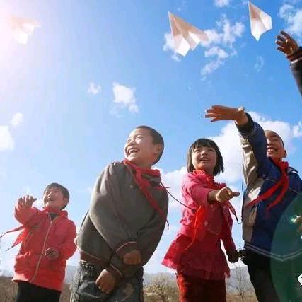 航哥(农村留守儿童“教师妈妈”)