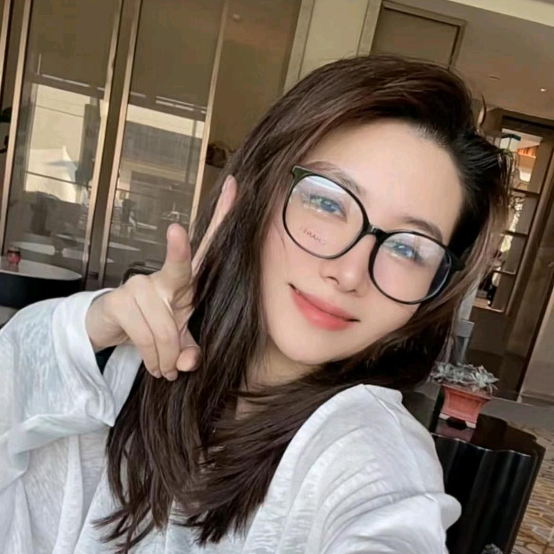 月月不吃鱼百变衣橱