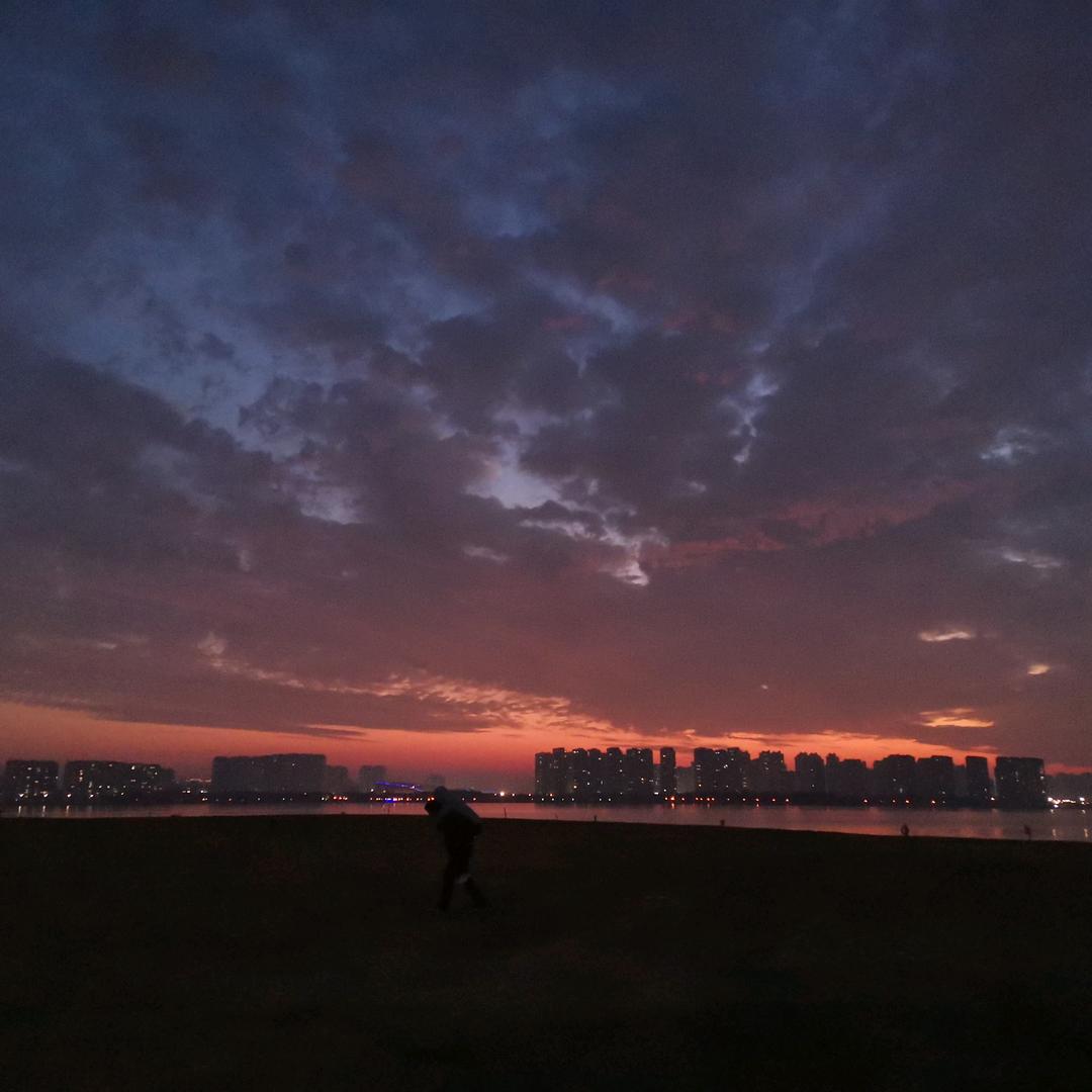 🧡 💛 💚 💙 💜 🤍