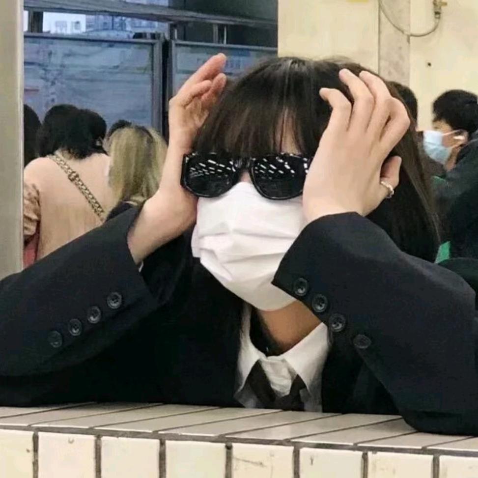 小玲.