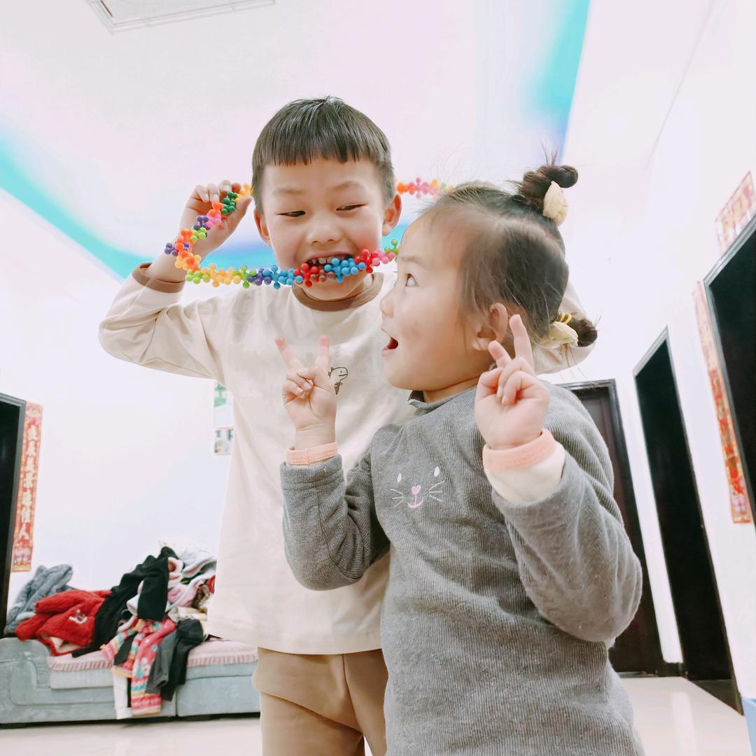 逢山开路，遇水架桥。