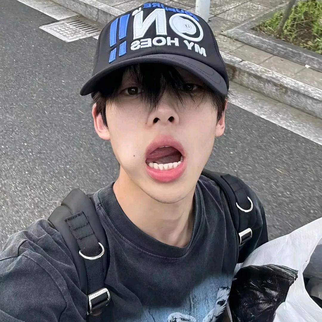 开心穿搭社👕
