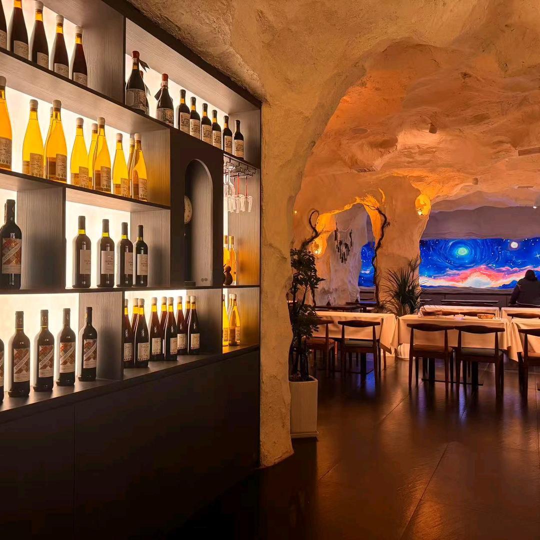 篁岭蟾思洞光影餐饮店