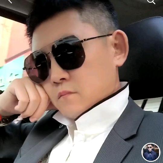 利郎男装扎兰屯店