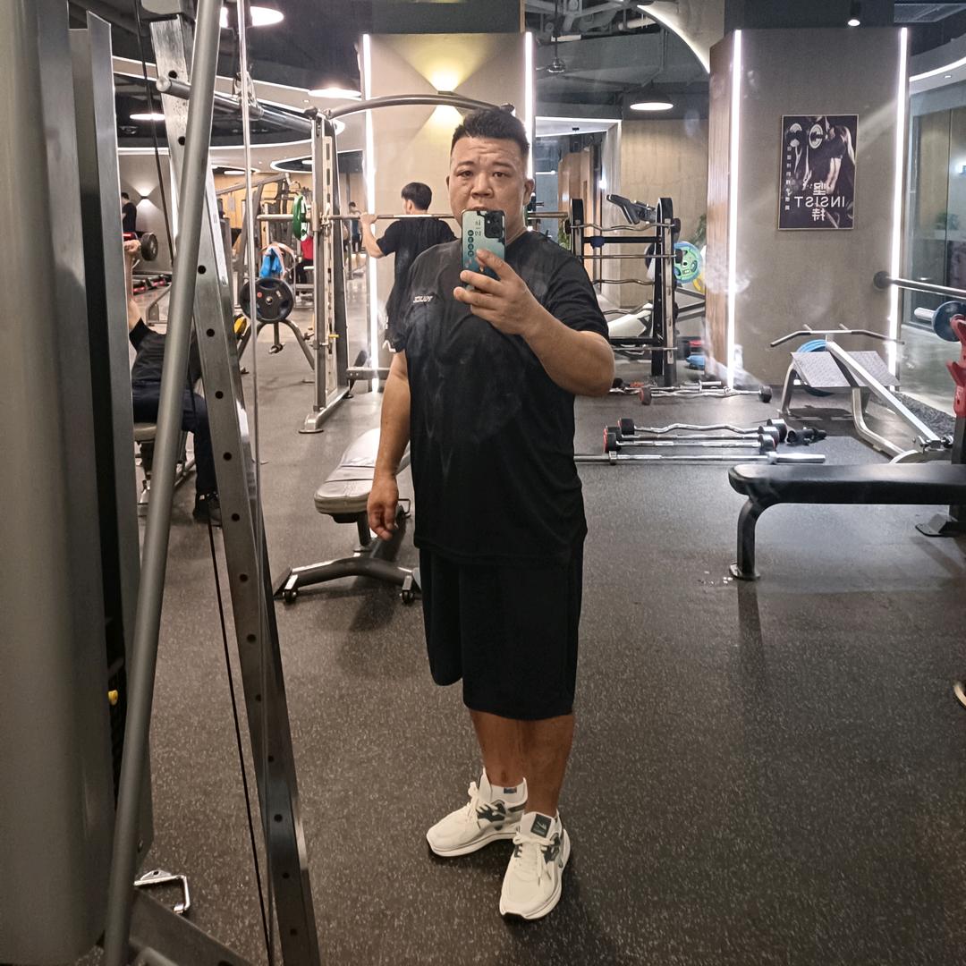 远邹高飞  已减112斤